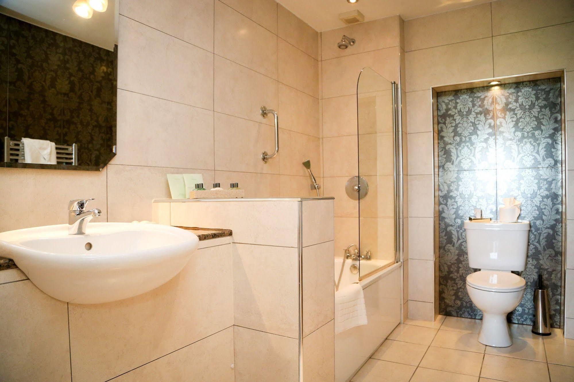 Swinfen Hall Hotel 리치필드 외부 사진
